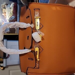 Elegant Brown Leather Handbag 30